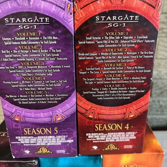 Stargate DVD box set seasons 4,5,6,7,8 - Picture 4 of 12